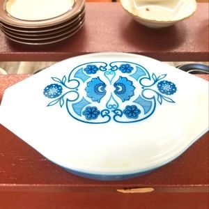 Vintage Pyrex Casserole Dish